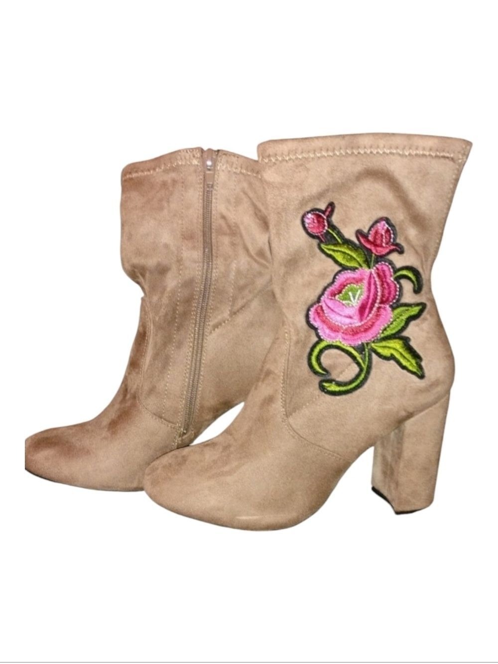 New!! Suede Ankle Boots With Floral Embroidery On Sides Size 7